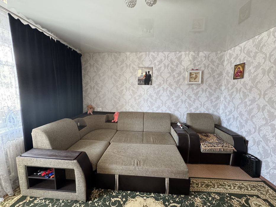 Угловой диван и кресло