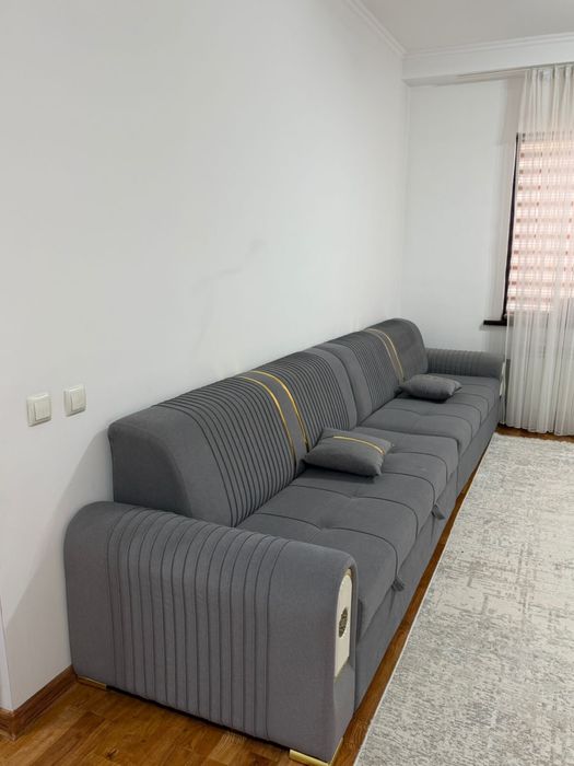 Продам диван 4 м почти новый