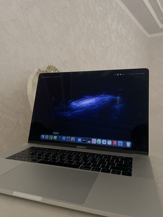 Macbook pro 16 sotladi