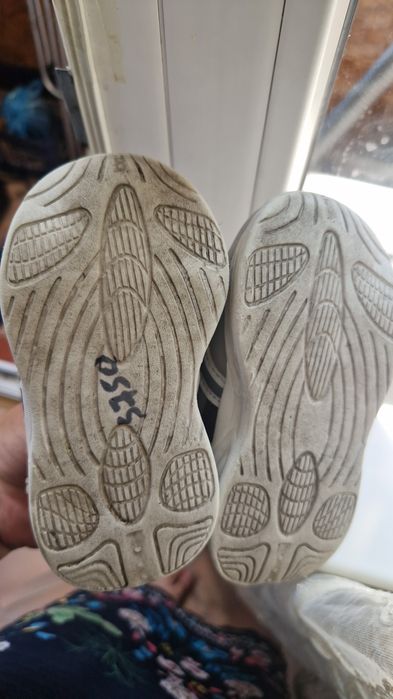 Продам кроссовки в отличном состоянии