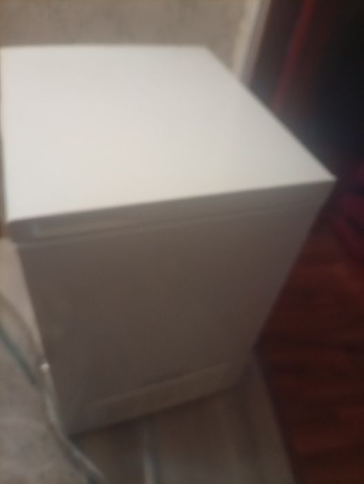 Морозильники Hisense.