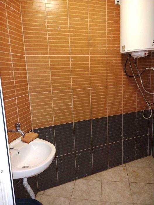 Дава се под наем Едностаен апартамент в Бургас, Меден рудник - зона Б - 55 кв.м за 95 € - Снимка #4