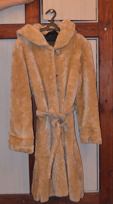 Продам мутоновую шубу