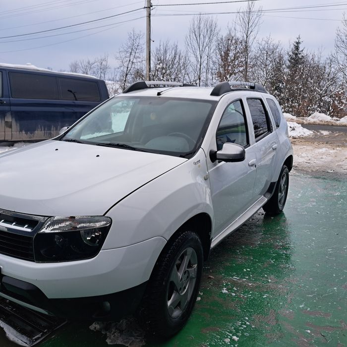 Vînd mașină personala Dacia duster model 2013 4×2