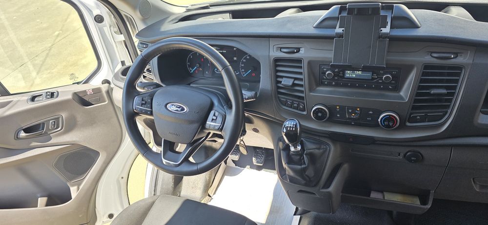 FORD Transit 0 — imagine 5