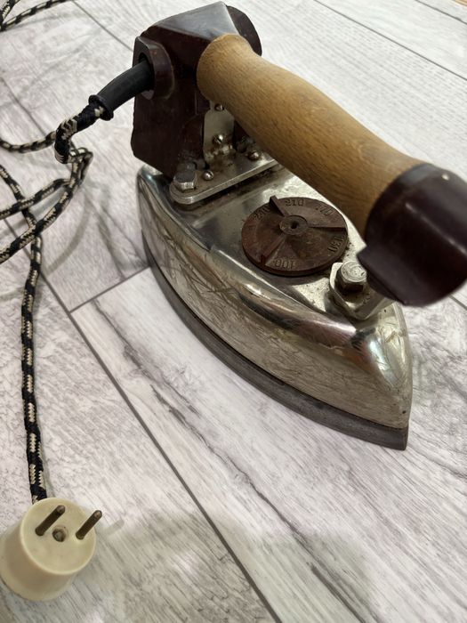 Утюг СССР.      .