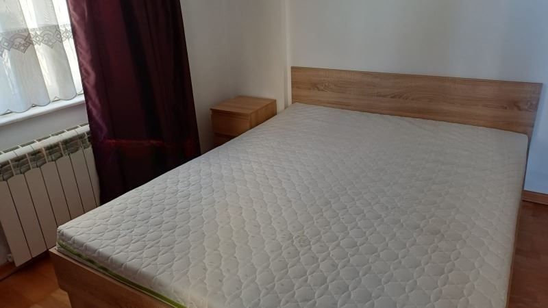 Дава се под наем Тристаен апартамент в София, Хладилника - 75 кв.м за 697.17 € - Снимка #3