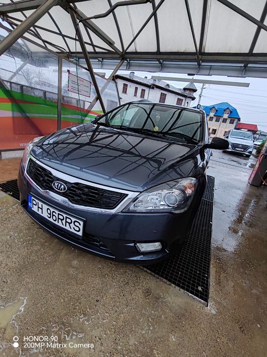 Vând Kia Ceed 2011
