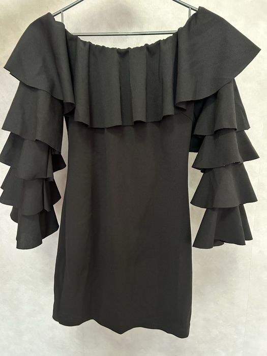 Черна рокля