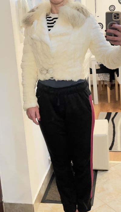 Blanita eleganta Alba