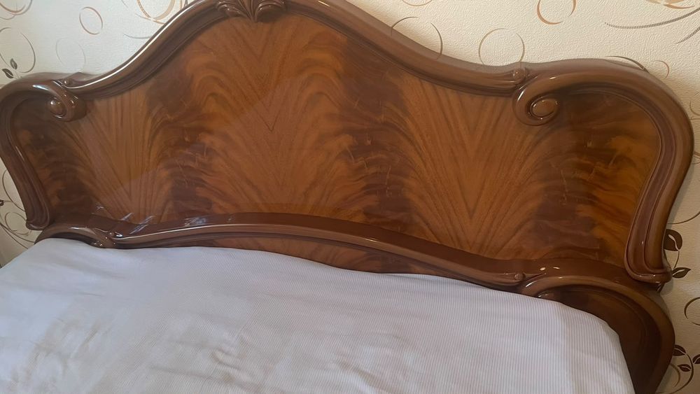 Продам кровать ,комод