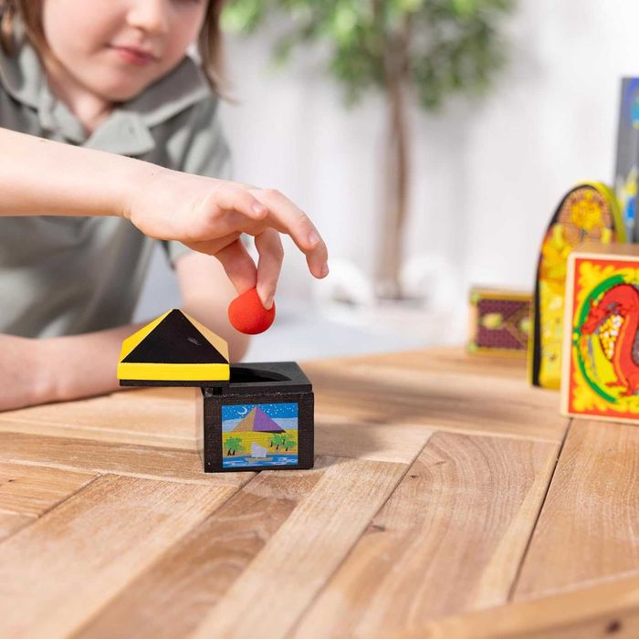 Луксозен дървен комплект за фокуси Melissa & Doug магически комплект