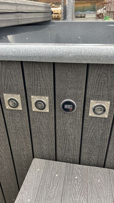 Ciubar Patrat 220x220 8-10 persoane