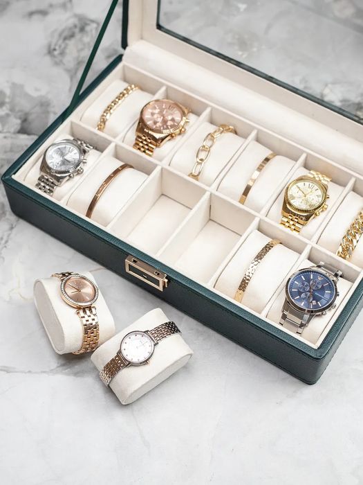 Шкатулка для часов и украшение