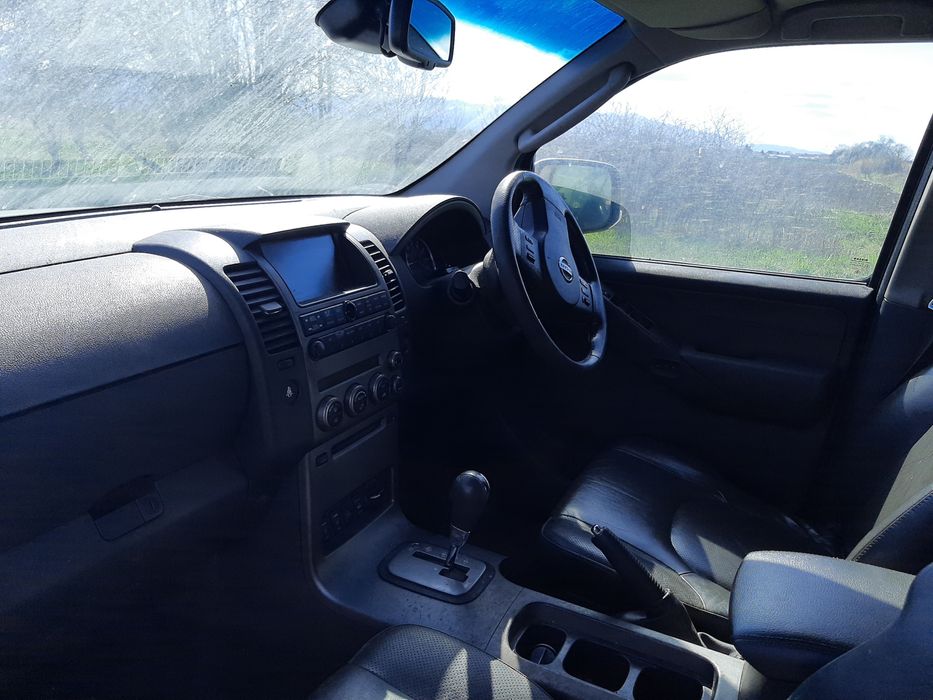 За части Nissan Pathfinder 2500 дизел автоматик нови гуми Goodyear