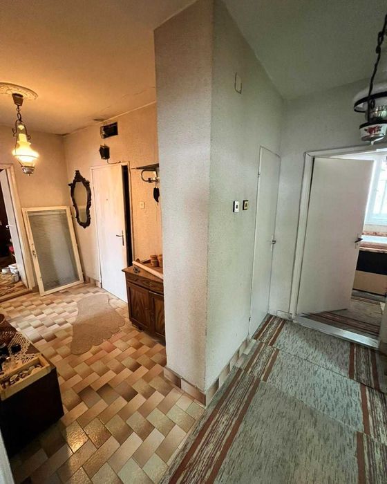 Тристаен апартамент с гледка към Боровата гора в кв. Боровец,