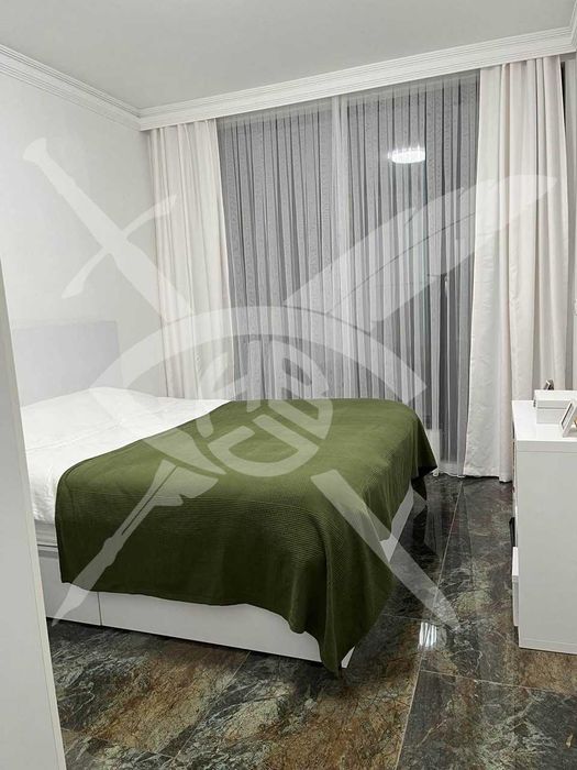 Дава се под наем Тристаен апартамент в Варна, Галата - 122 кв.м за 1100 € - Снимка #3