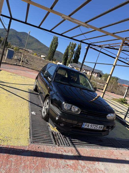 Продава се GOLF 3