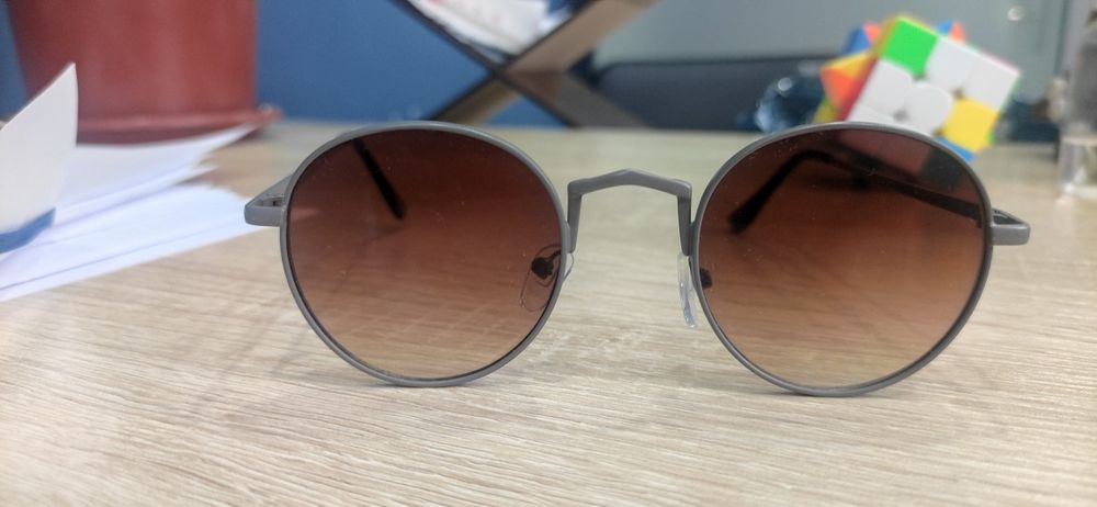 Очки сотилади чет элдан олинган