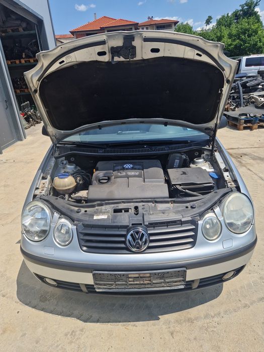 Фолксваген Поло 1.2i 12v (на части)