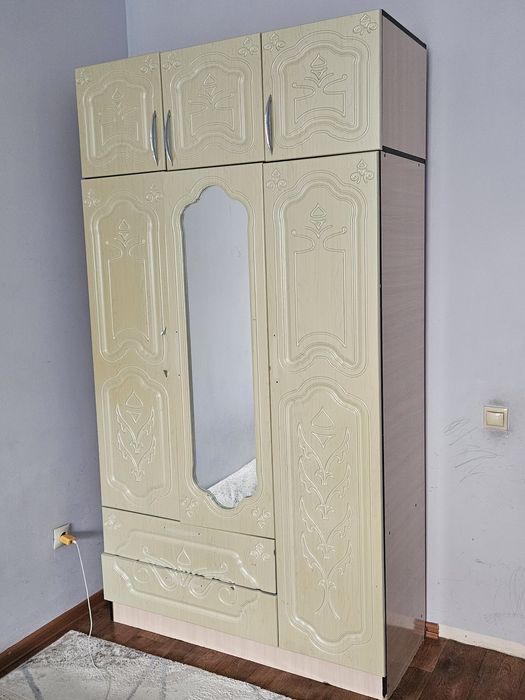 Продается шкаф..