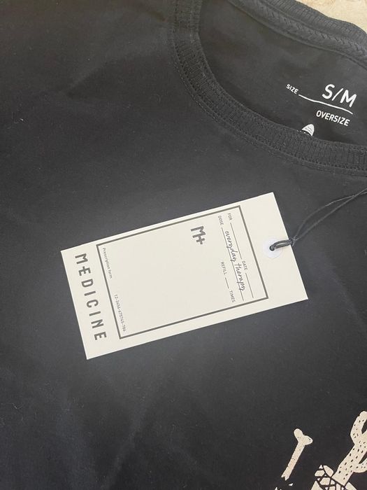 Vând tricou Medicine