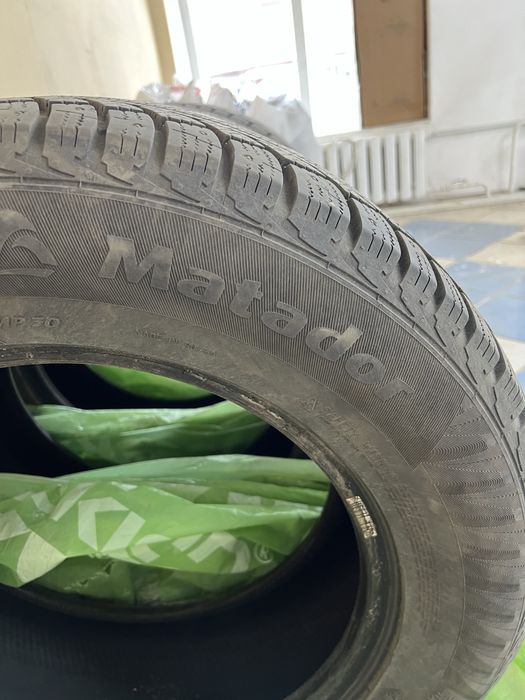 Продам резину 235/65/17 шипы