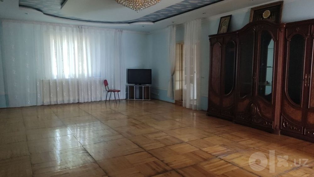 Masıv 1 da Uchaska arendaga oılşa bolla Qızla 500 $  7 sotıxlı uchastk