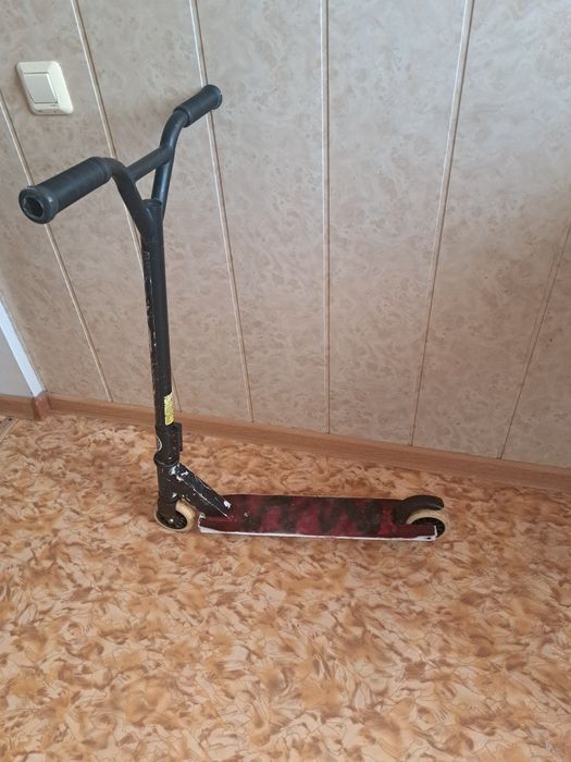 Продам трюковой самокат.