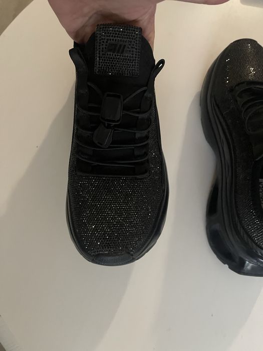 Steve Madden номер 38черни  ,обувки , маратонки ,сникарси ,еспадрили висок ток прозрачни