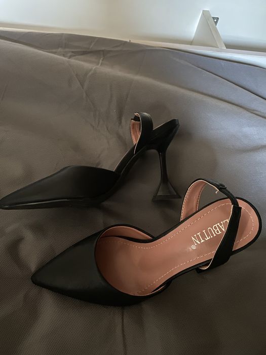 Туфли на низком каблуке