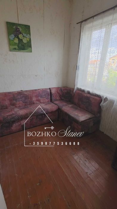 Продава се къща в Долни чифлик