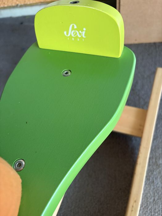 Дървено люлеещо се конче