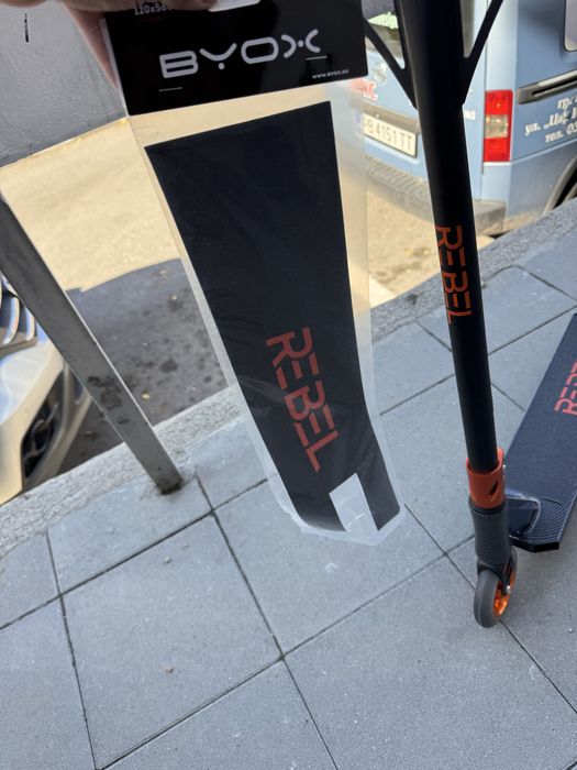 Тротинетка за трикове BYOX REBEL !НОВА + ПОДАРЪК допълнителна шкурка !