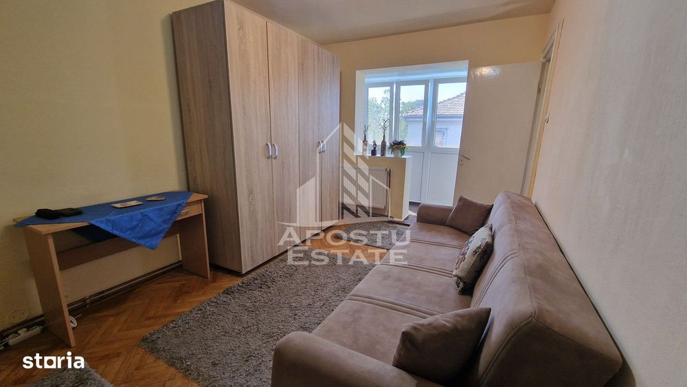 Apartament de vanzare cu 3 camere, centrala proprie, zona Dacia — fotografia 3