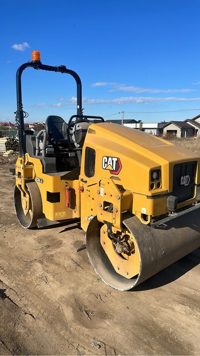 Inchirieri bobcat , buldoexavator,cilindru compactor,picon,compactor,
