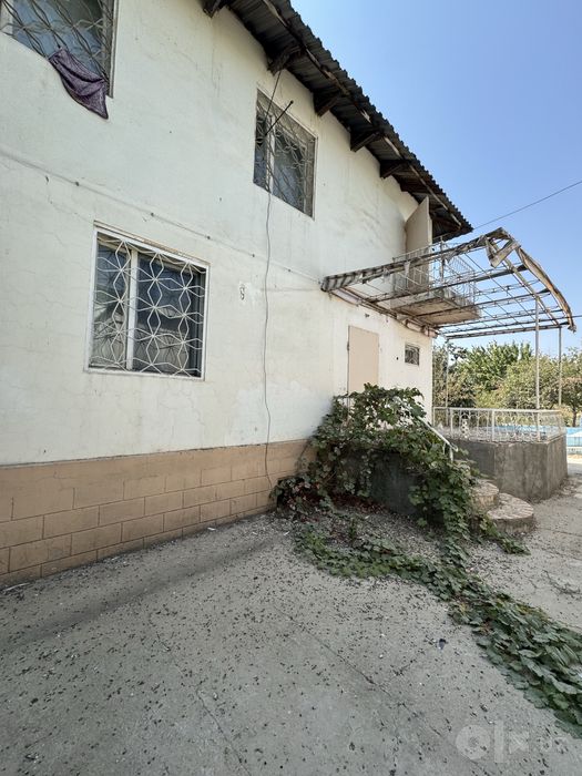 5 xona hovli yer narxida sotiladi 8 sotix