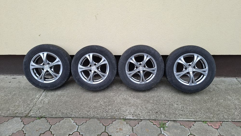 Vand jante aliaj 15 cu anvelope vara 195 65 r15 si prezoane