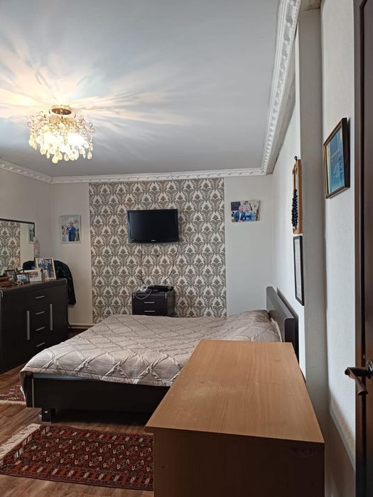 Продается дом 10 комнат 240 м