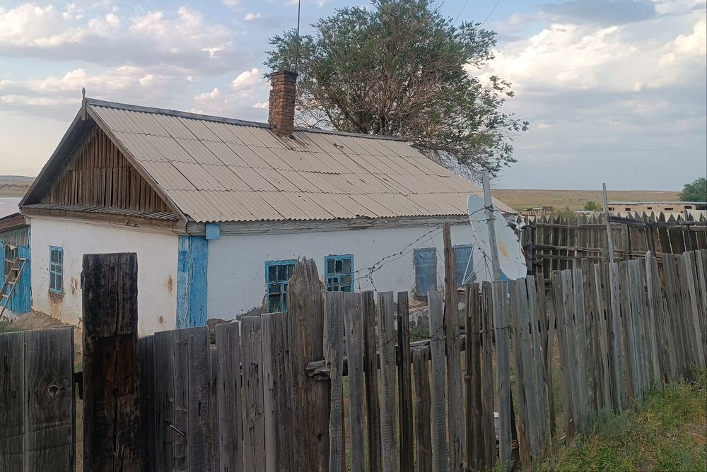 Шашубай кентінде жер үй сатылады. Үй ескі болғанымен жері үлкен.