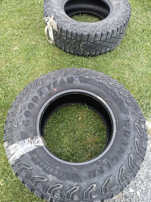 4 anvelope M+S Wrangler Goodyear 235 65 18 dot 22 AllTerain, RAM, TUNDRA,RAPTOR