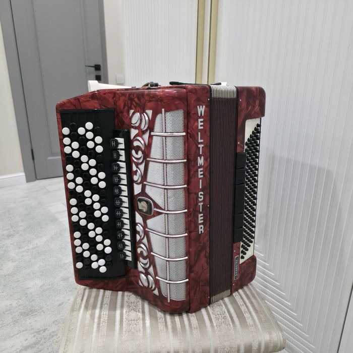 Баян Weltmeister Grandina