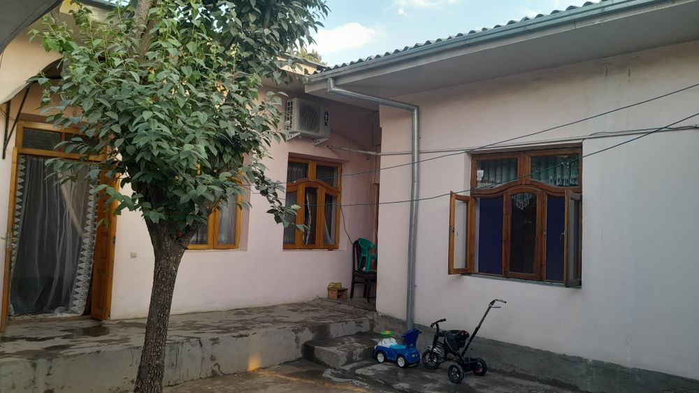 Xovli sotiladi olmazor tumani biznes uchun zor lakatsiya.