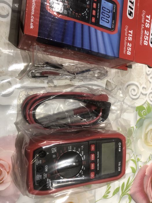 Комбиниран прибор за измерване TIS258