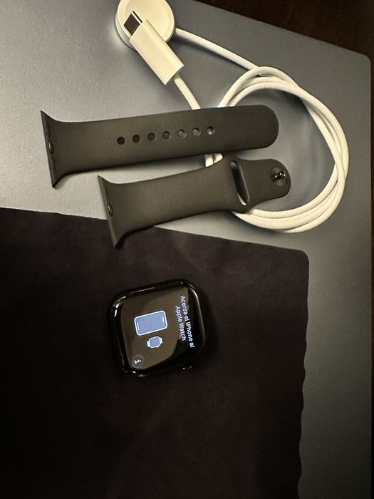 Apple Watch 11, 42 mm, black, garantie extinsa 14/11/29