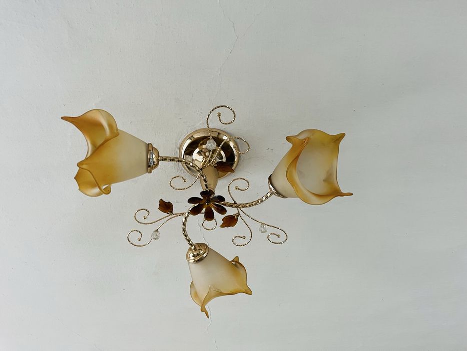 Продам люстры не дорого