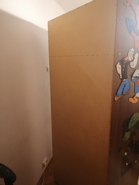 Dulap pe colt de vanzare