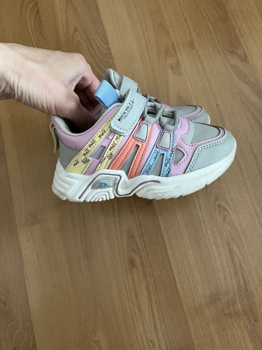 Кроссовки детские