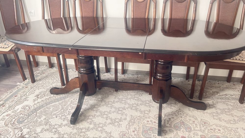 Стол для гостей