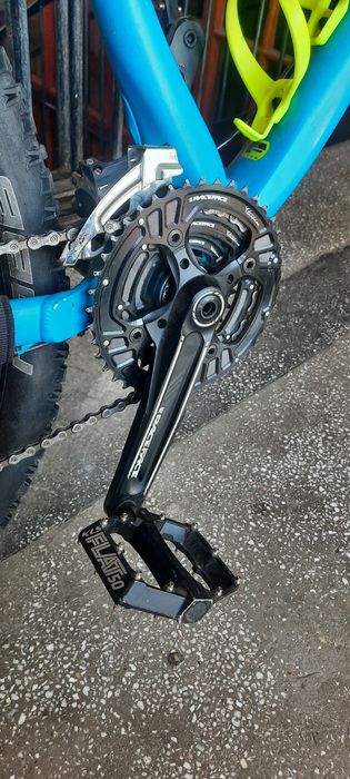 Bicicleta full suspension Rocky Mountain Thunderbolt 750